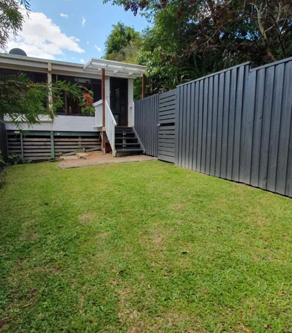 Apartment Gold Coast Family Retreat, Beach 1 And Half Kms, Shops, Full Home