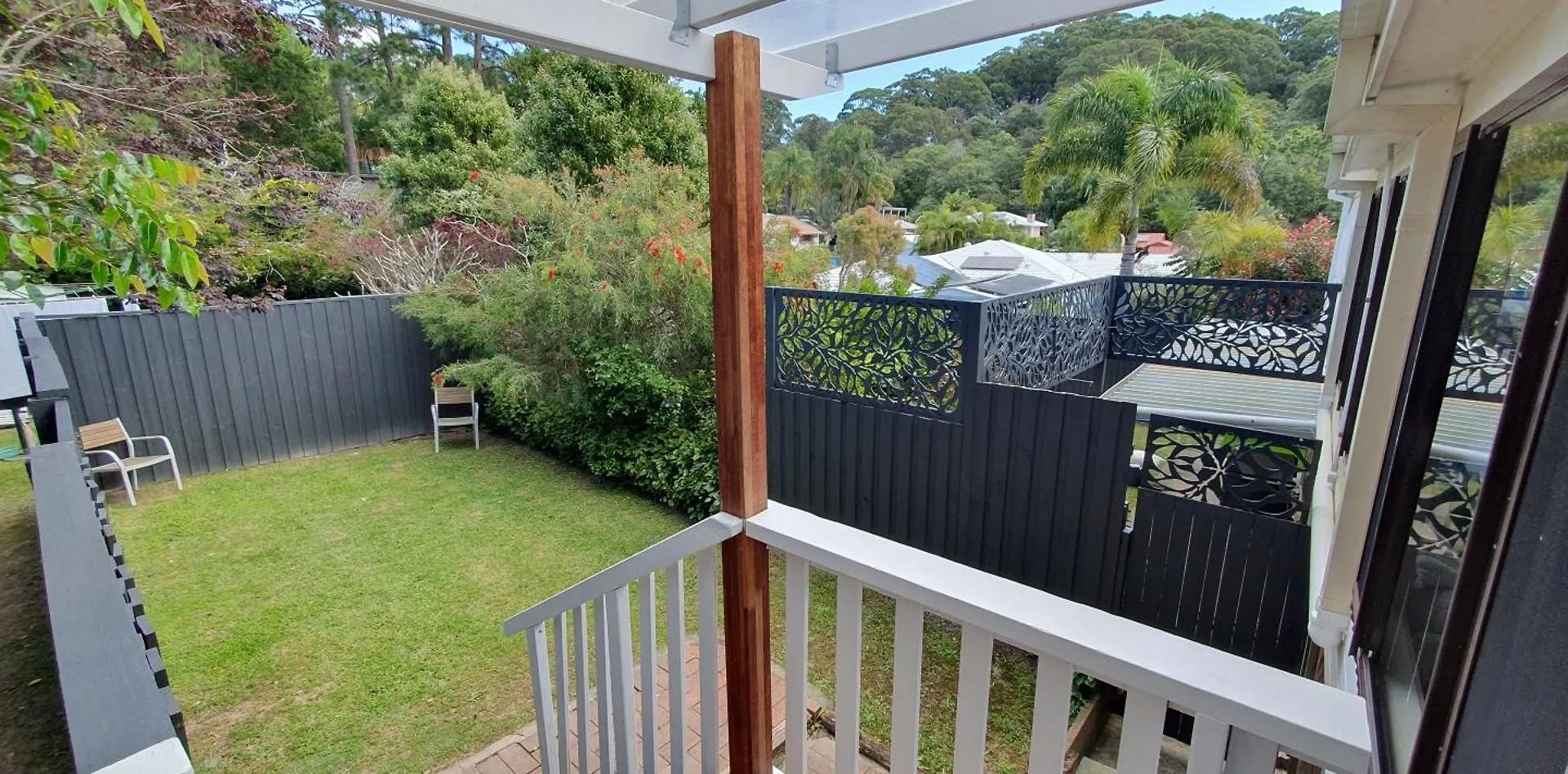 Gold Coast Family Retreat, Beach 1 And Half Kms, Shops, Full Home Apartment