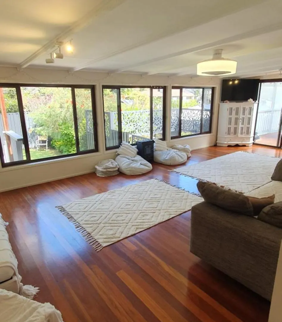 Gold Coast Family Retreat, Beach 1 And Half Kms, Shops, Full Home Apartment