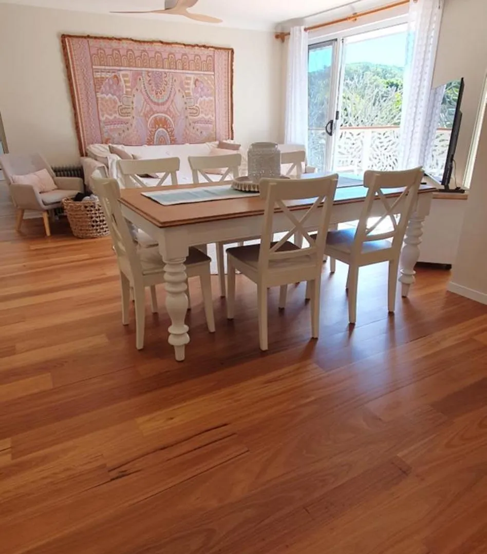 Gold Coast Family Retreat, Beach 1 And Half Kms, Shops, Full Home Gold Coast