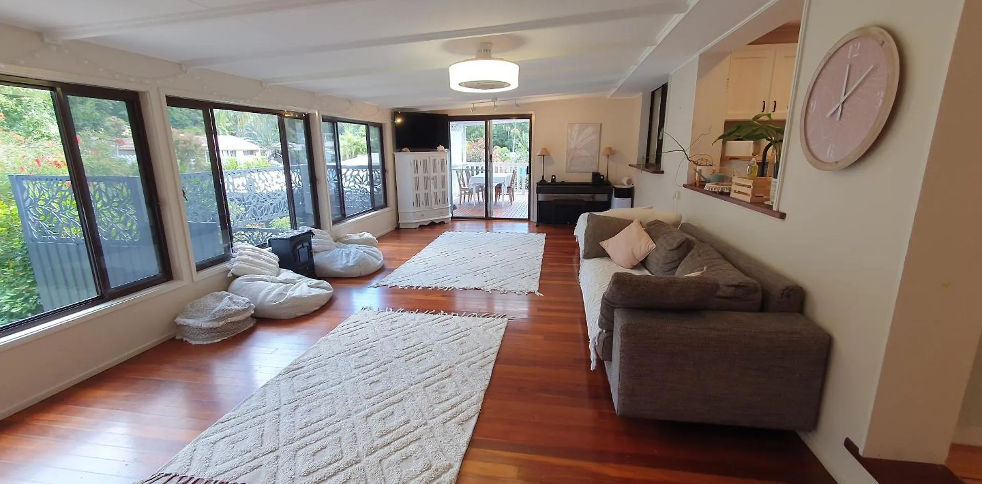 Gold Coast Family Retreat, Beach 1 And Half Kms, Shops, Full Home Apartment Gold Coast