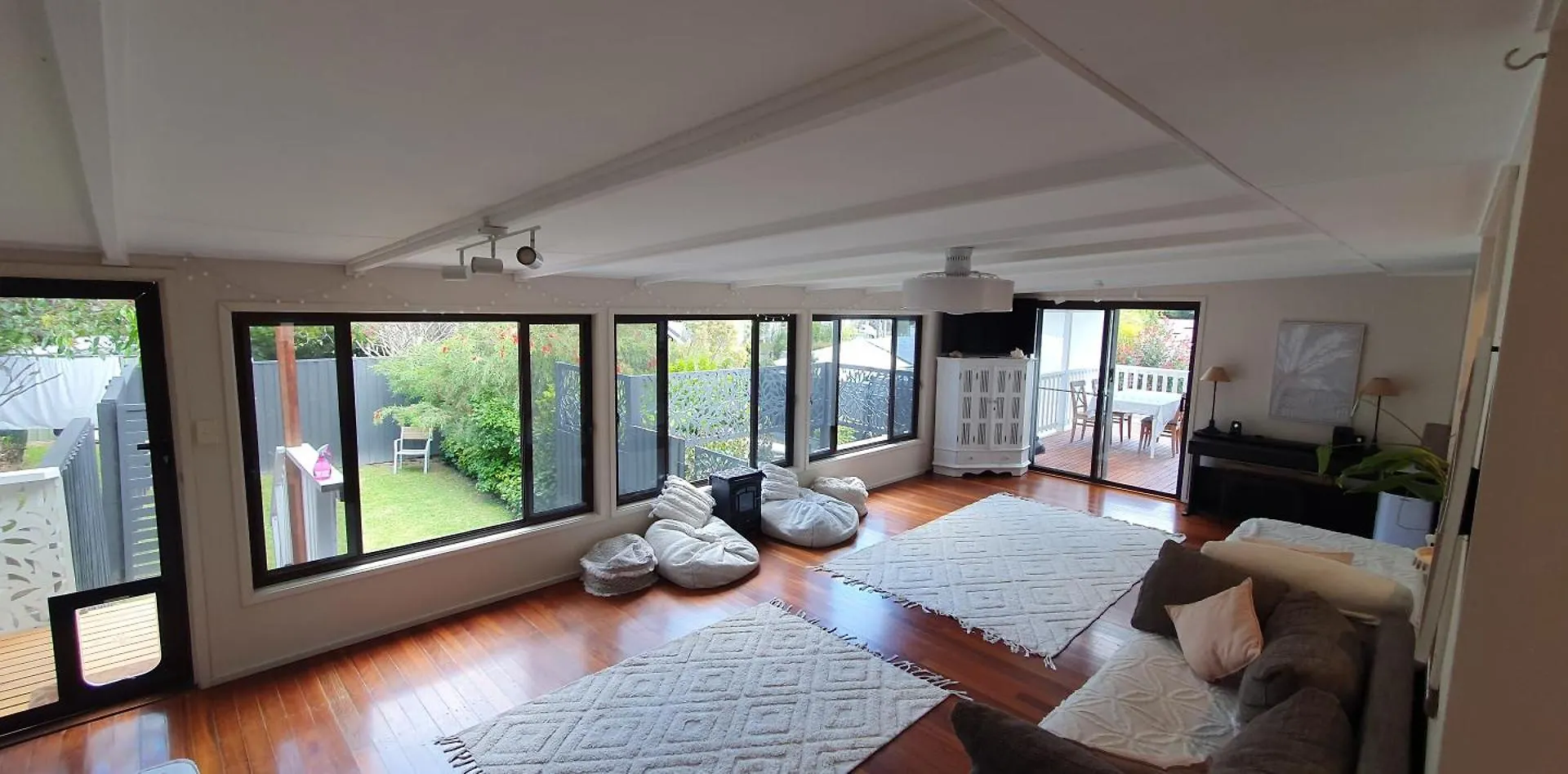 Gold Coast Family Retreat, Beach 1 And Half Kms, Shops, Full Home Gold Coast