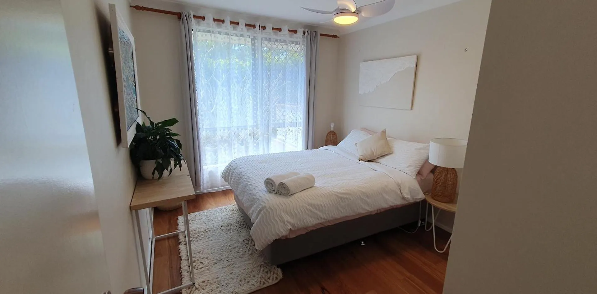 Apartment Gold Coast Family Retreat, Beach 1 And Half Kms, Shops, Full Home