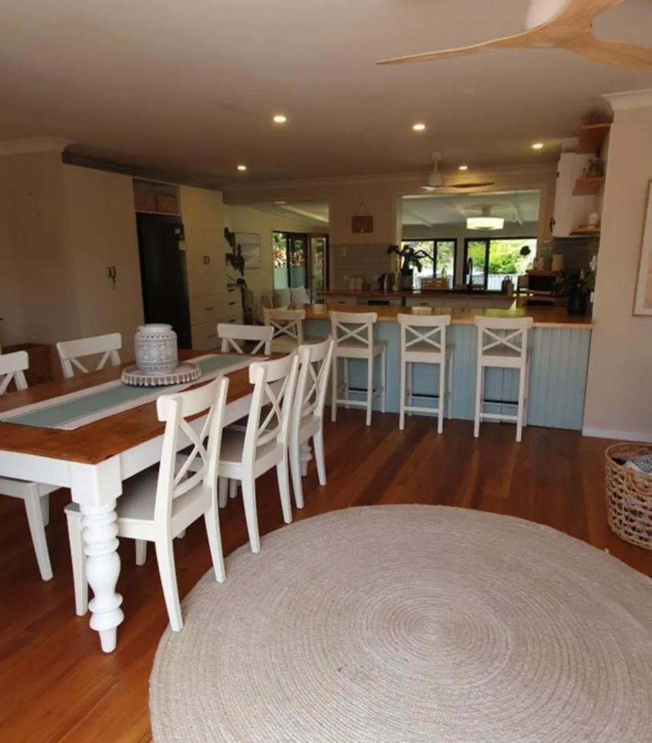 Gold Coast Family Retreat, Beach 1 And Half Kms, Shops, Full Home