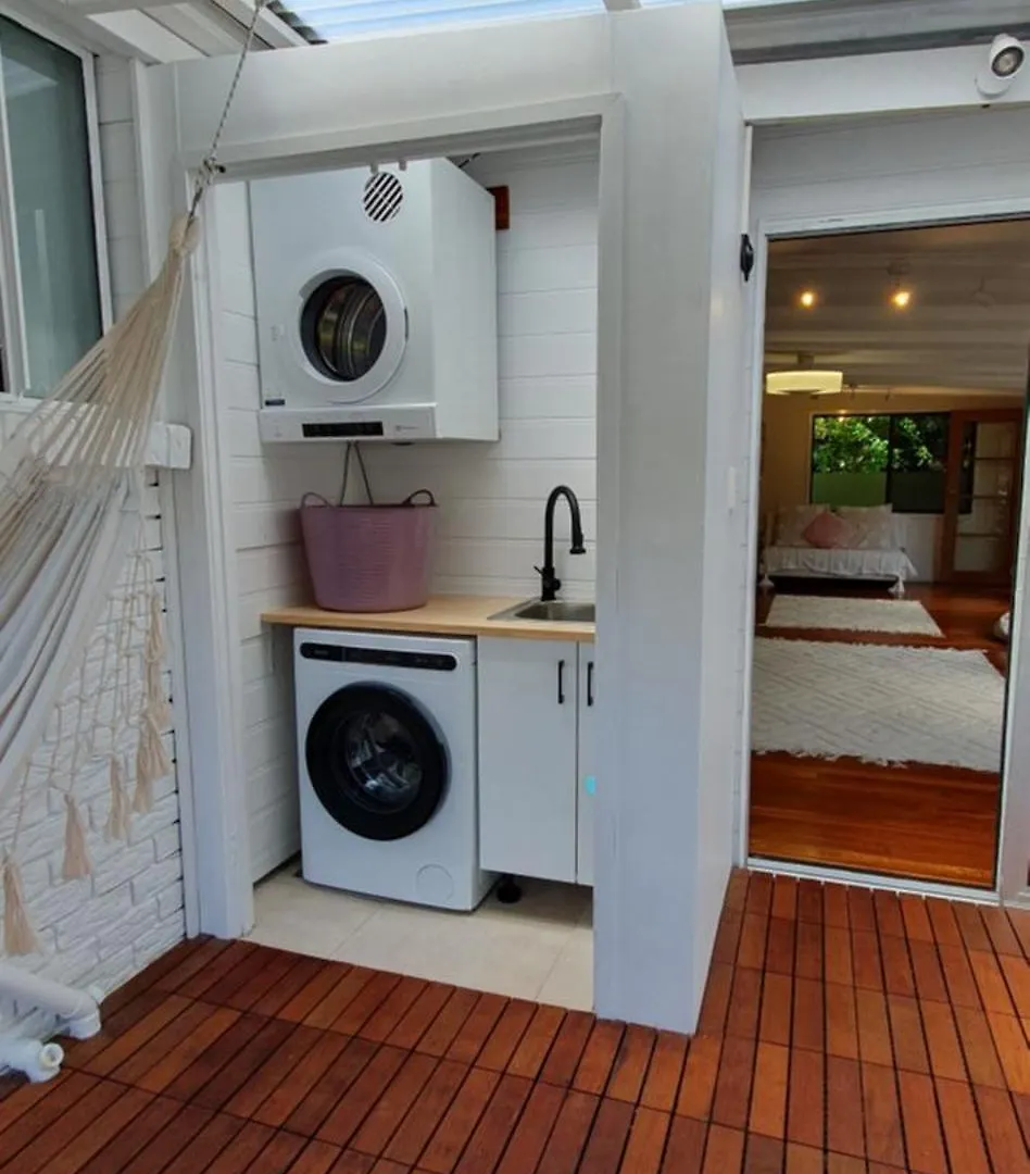 Apartment Gold Coast Family Retreat, Beach 1 And Half Kms, Shops, Full Home Australia