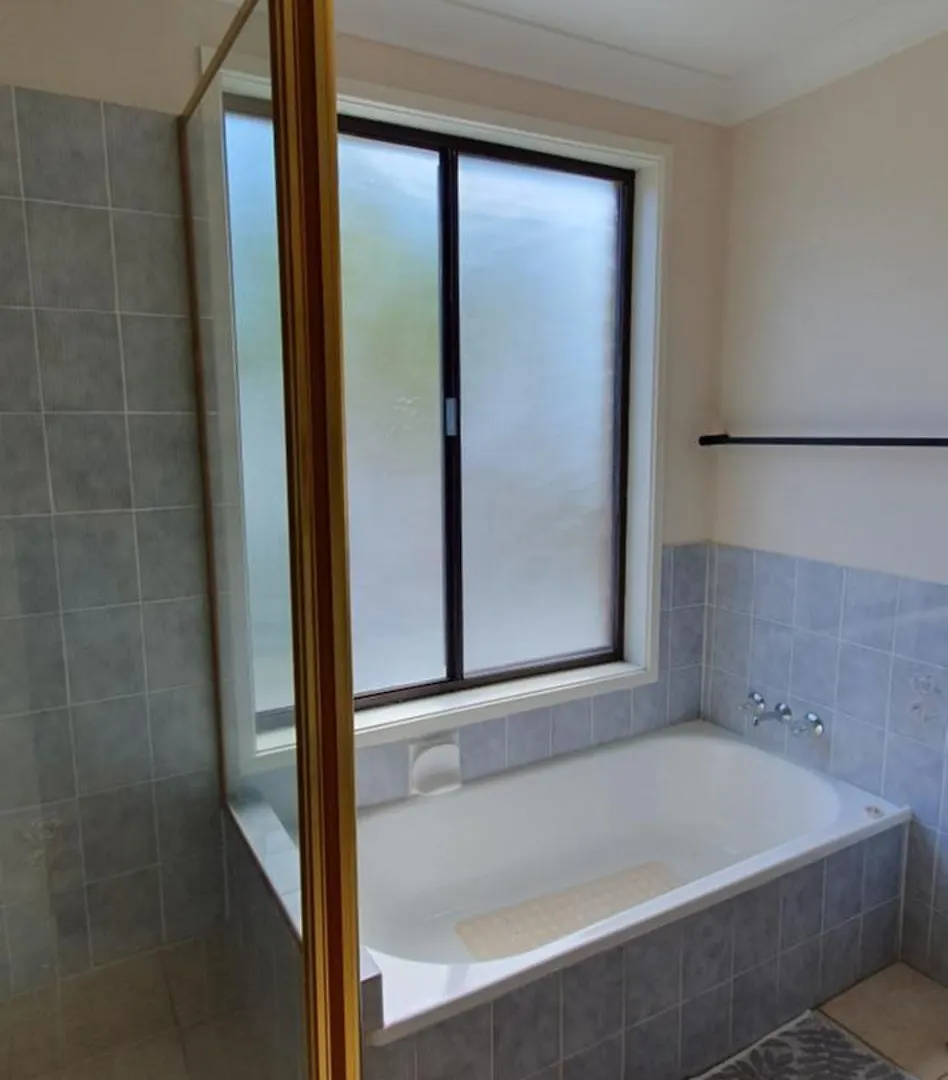 Gold Coast Family Retreat, Beach 1 And Half Kms, Shops, Full Home 0*, Gold Coast Australia