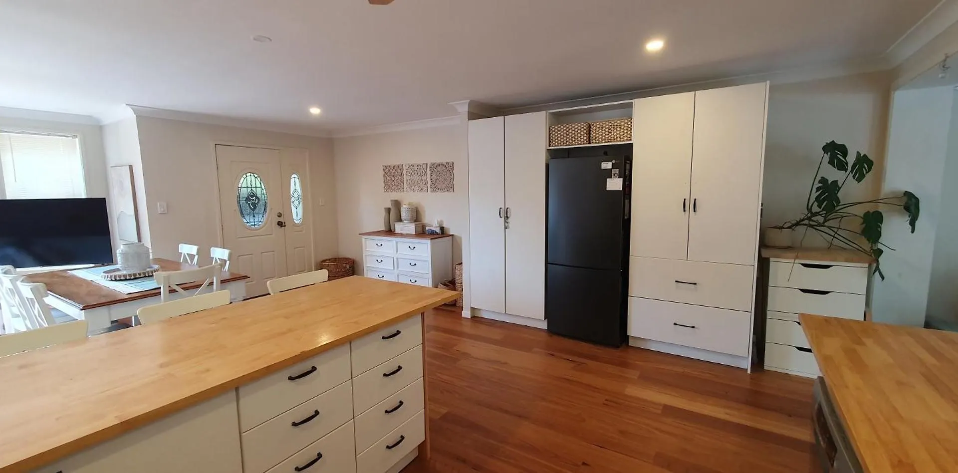 Apartment Gold Coast Family Retreat, Beach 1 And Half Kms, Shops, Full Home