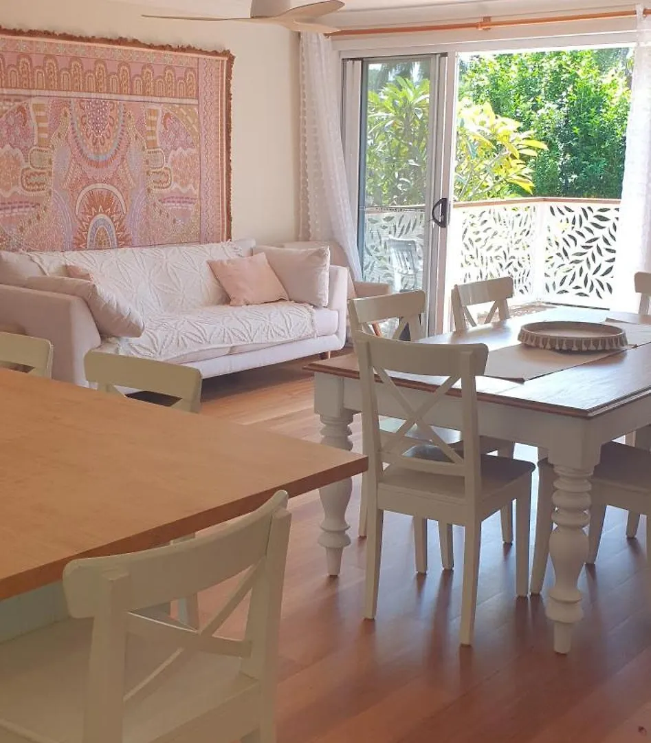 Gold Coast Family Retreat, Beach 1 And Half Kms, Shops, Full Home 0*, Gold Coast Australia