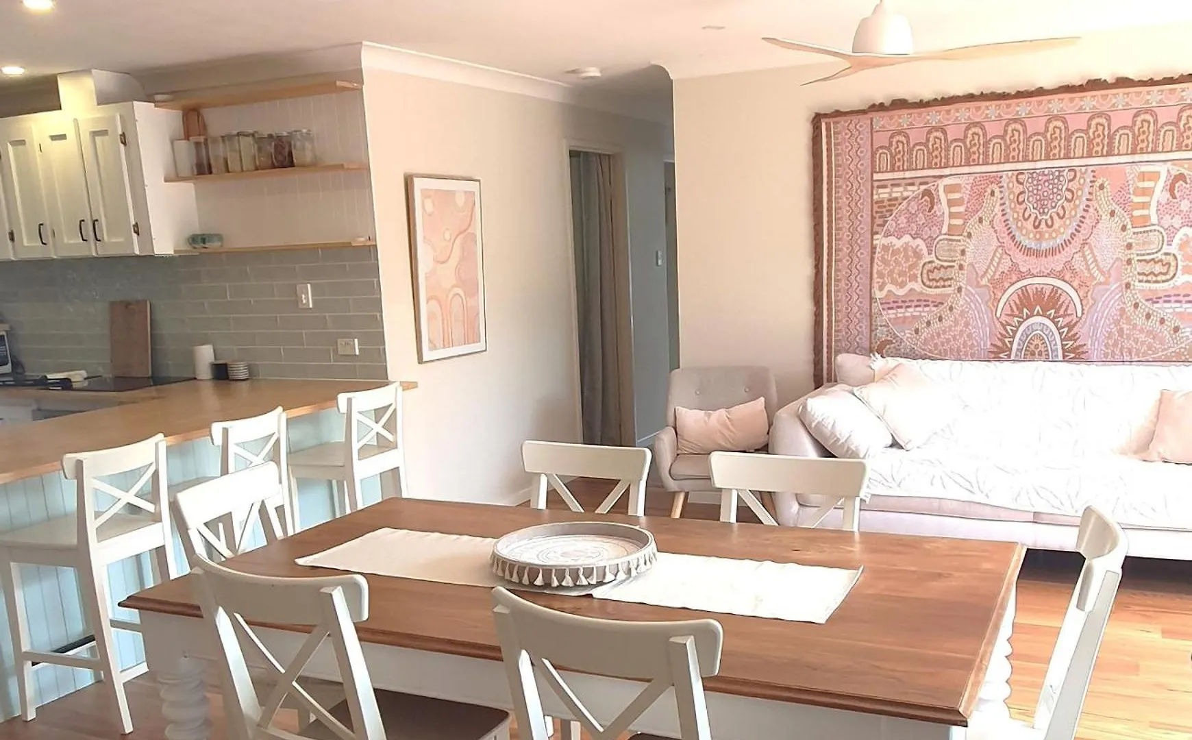 Apartment Gold Coast Family Retreat, Beach 1 And Half Kms, Shops, Full Home