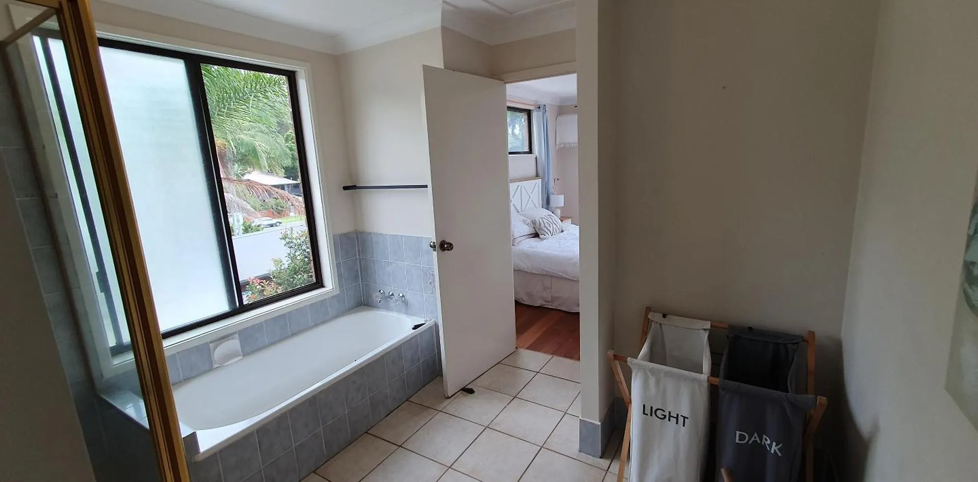 Apartment Gold Coast Family Retreat, Beach 1 And Half Kms, Shops, Full Home Australia