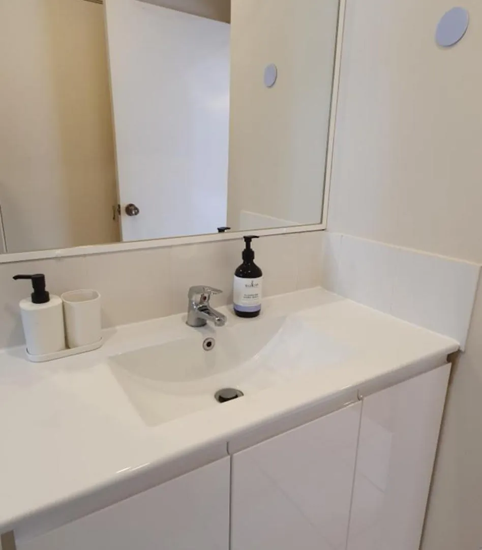 Apartment Gold Coast Family Retreat, Beach 1 And Half Kms, Shops, Full Home
