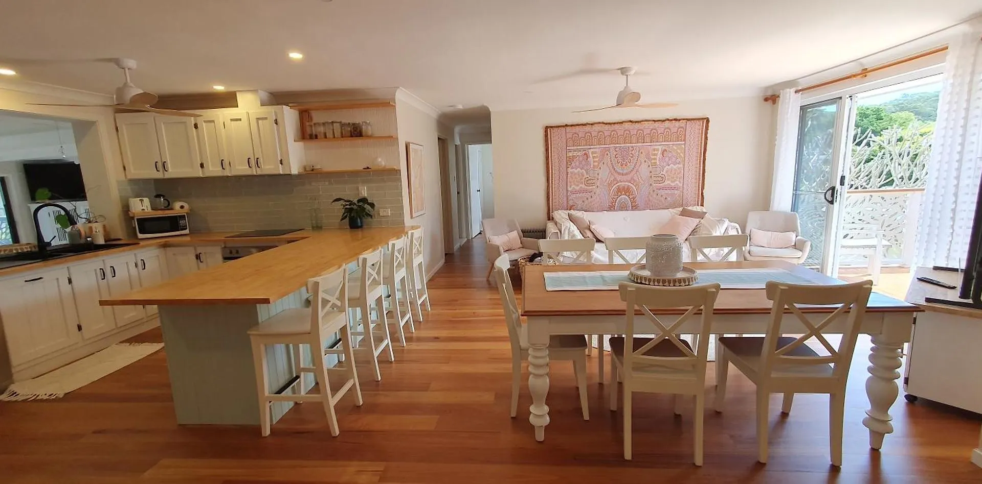 Apartment Gold Coast Family Retreat, Beach 1 And Half Kms, Shops, Full Home